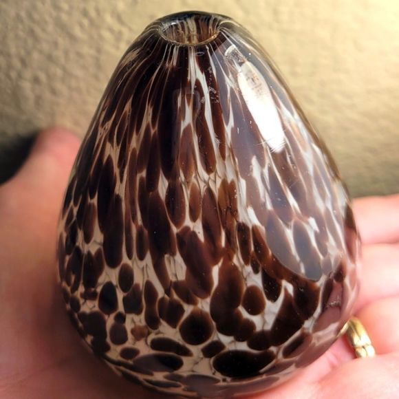 Pearlessence Hand-blown Bud Vase Chocolate & Cream Colors - Picture 2 of 3